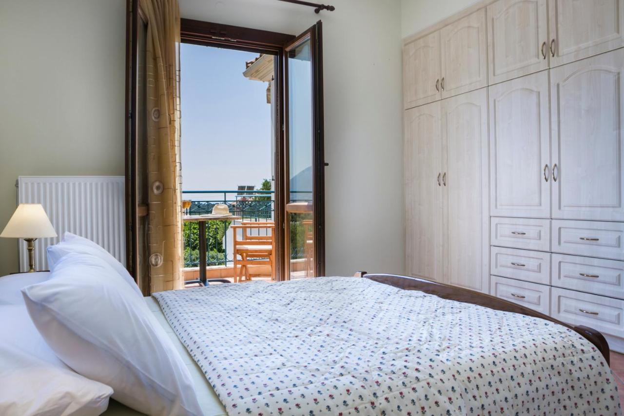 Villa Cara Metaxata Bagian luar foto